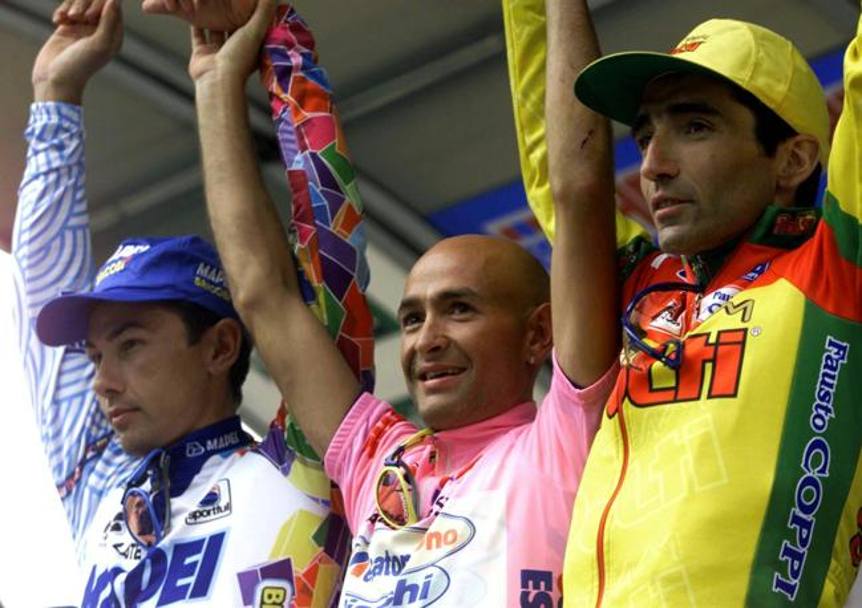 Il podio del Giro del &#39;98: Tonkov, Pantani e Guerini sul podio. Bettini